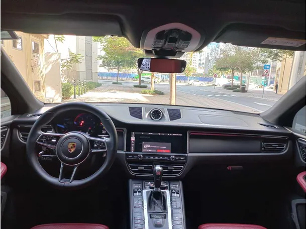 Car image 15