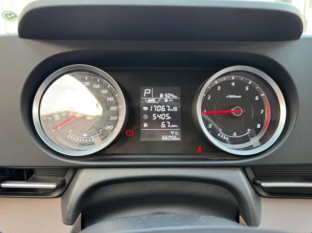 Car image 19