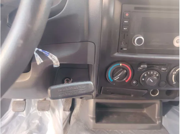 Car image 26