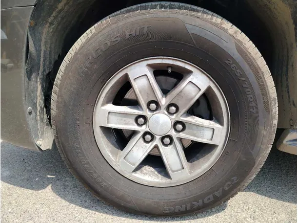 Car image 10