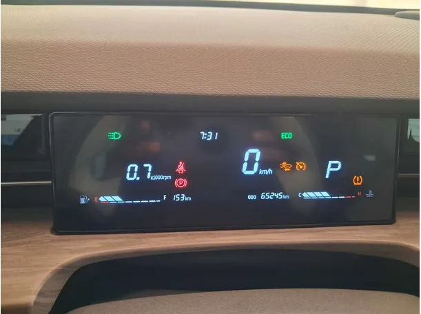 Car image 17