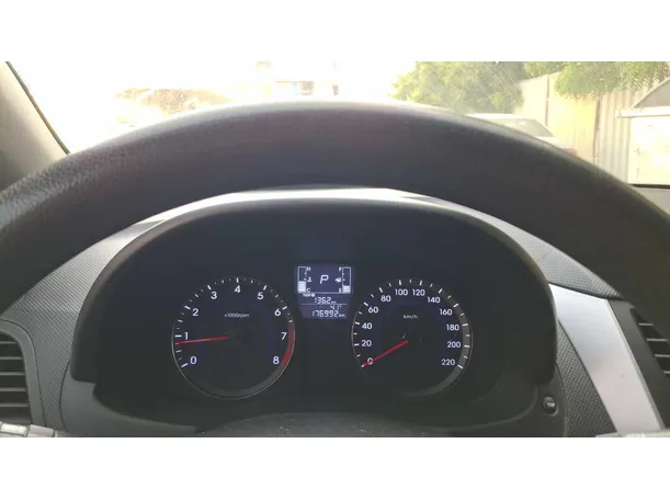 Car image 8