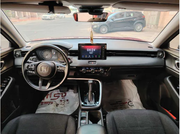 Car image 17