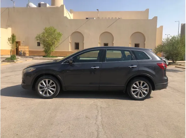 Car image 8