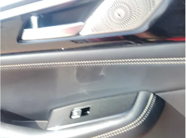 Car image 33