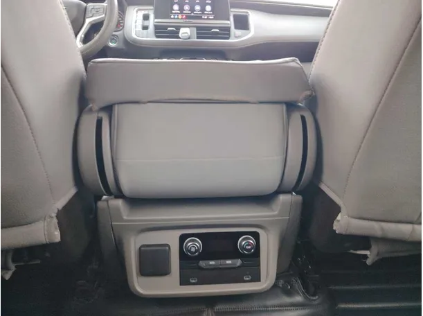 Car image 27