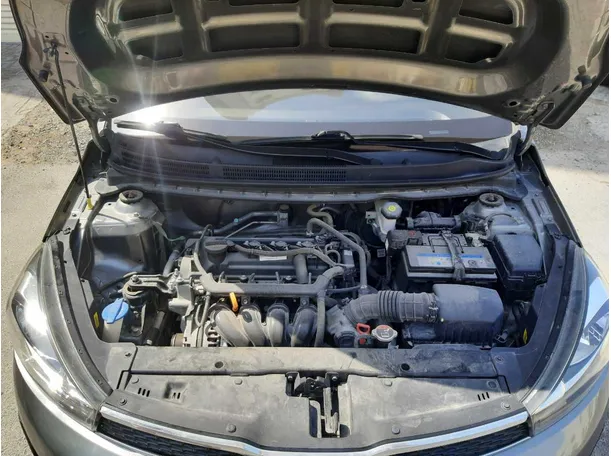 Car image 16