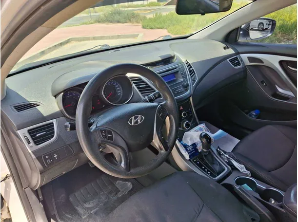 Car image 11