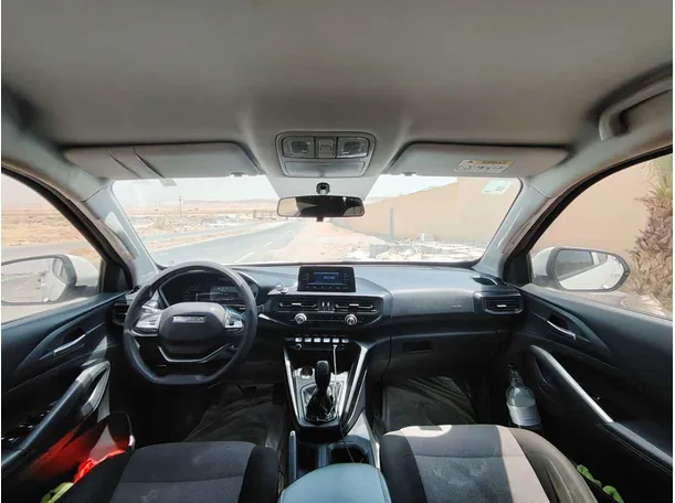 Car image 17