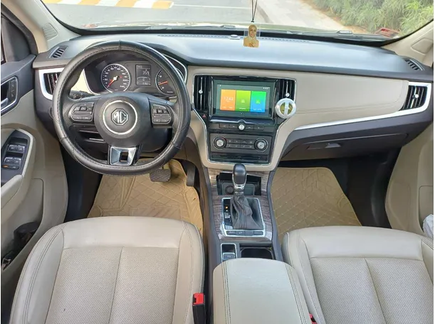 Car image 16