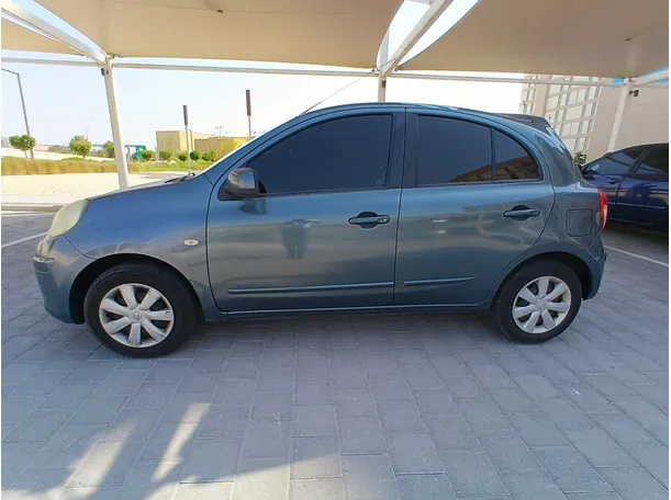Car image 8