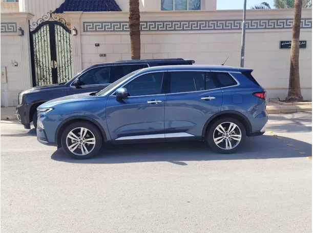 Car image 8