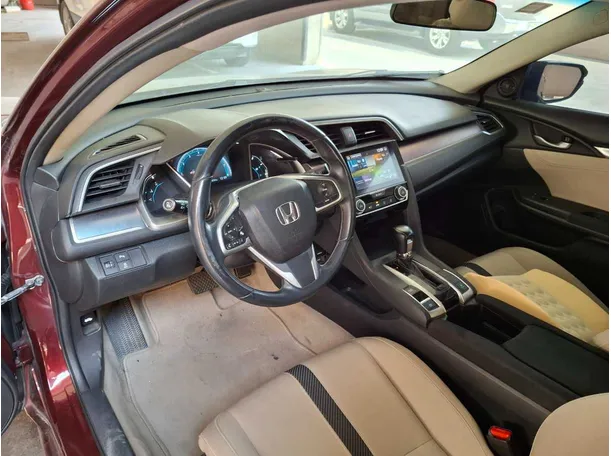 Car image 11