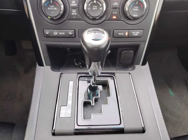 Car image 19