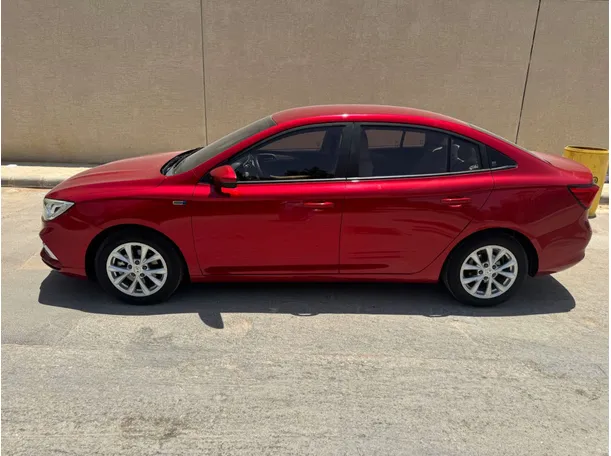 Car image 8