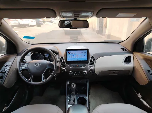 Car image 17