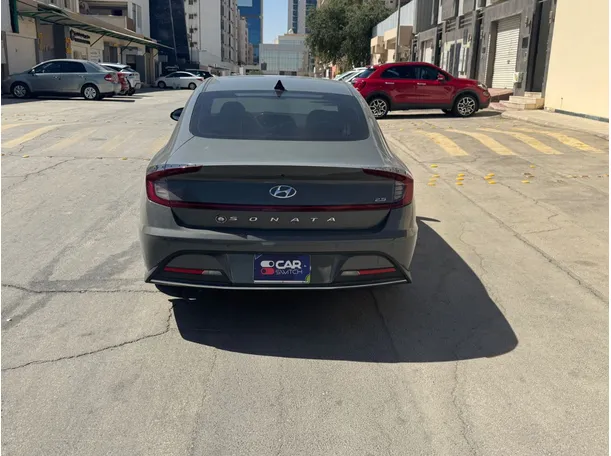 Car image 7