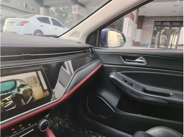 Car image 29