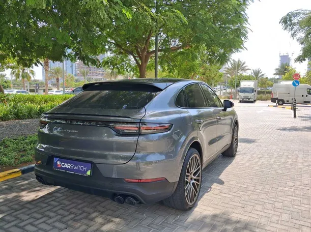 Car image 5