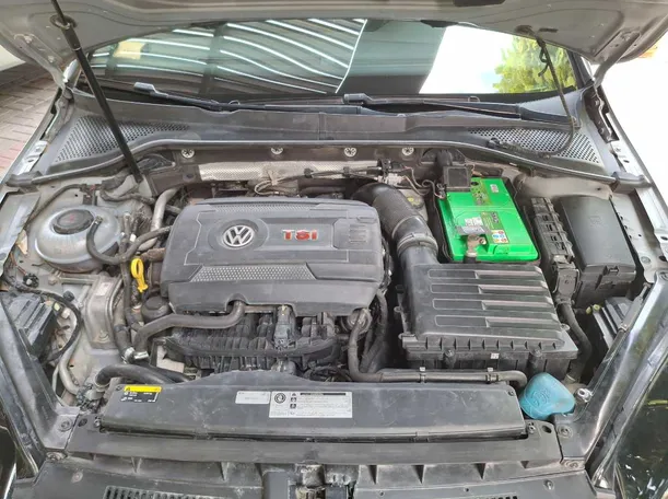 Car image 14