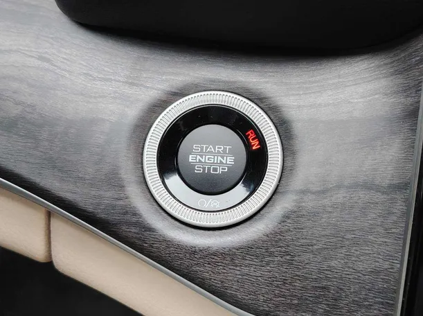 Car image 34