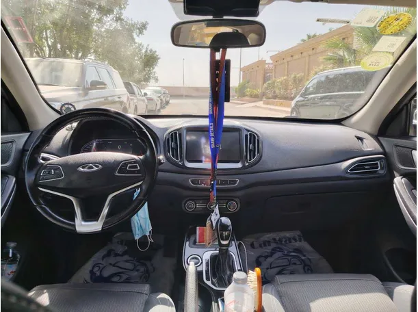 Car image 14