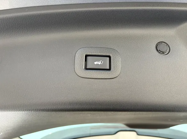 Car image 36