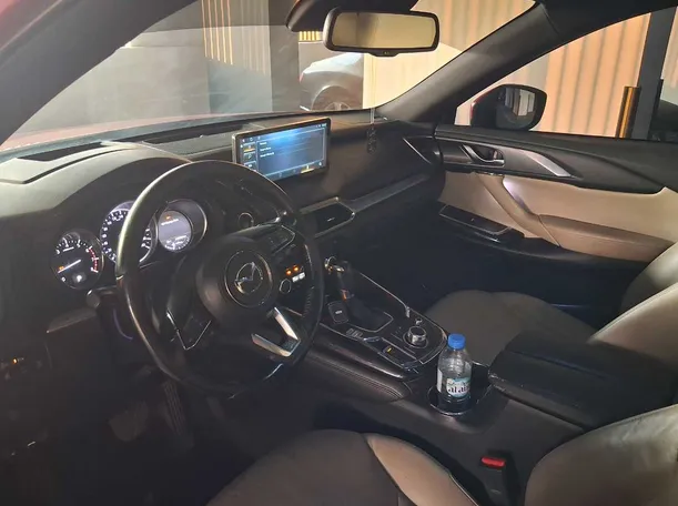 Car image 11