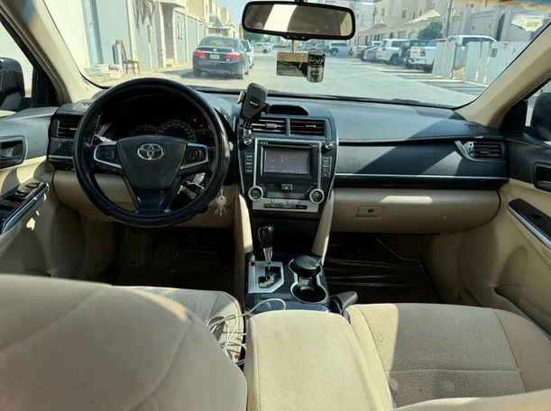 Car image 17