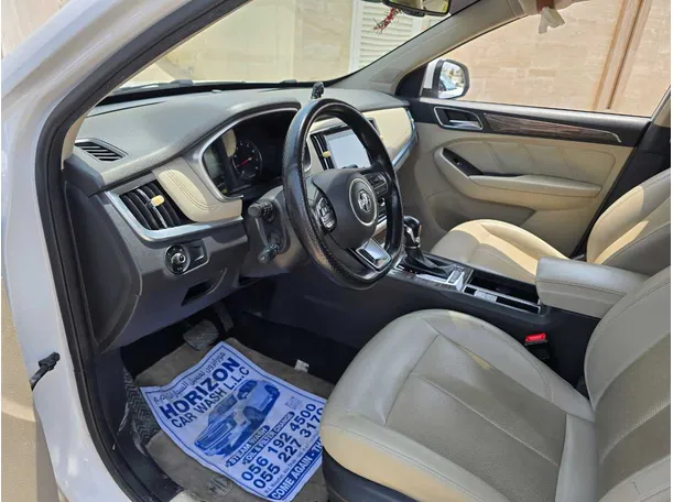 Car image 11