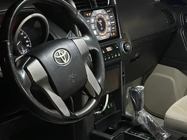 Car image 5