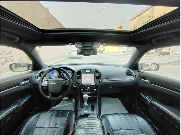 Car image 17