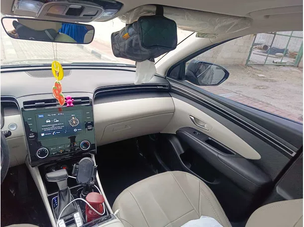 Car image 29