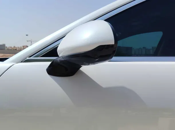 Car image 34