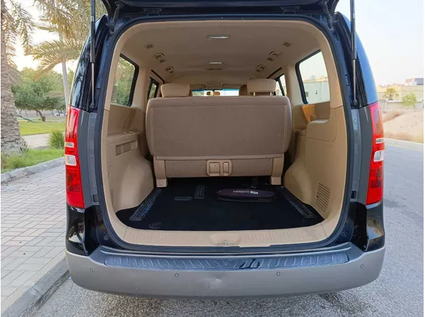 Car image 27