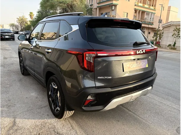 Car image 7