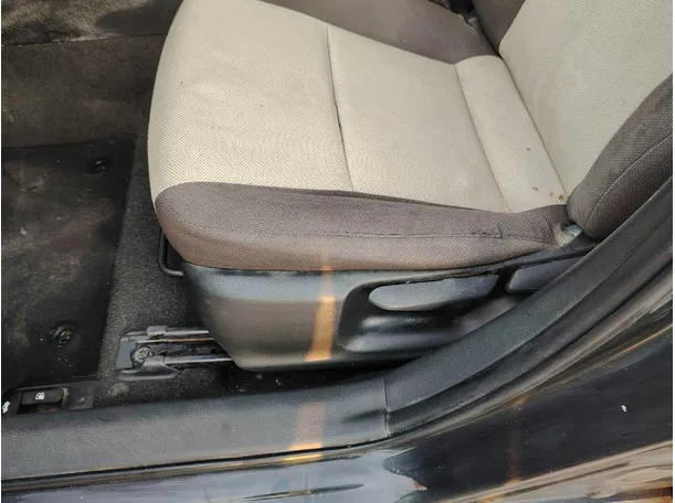 Car image 37