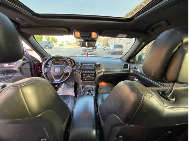 Car image 15