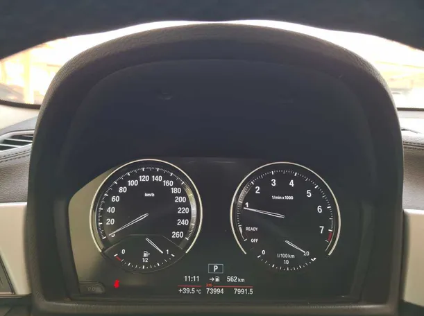 Car image 19