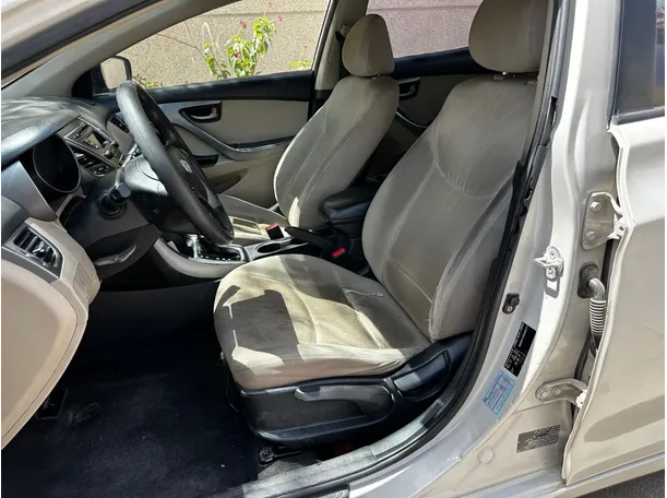 Car image 13