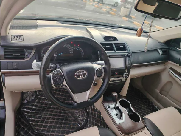 Car image 11