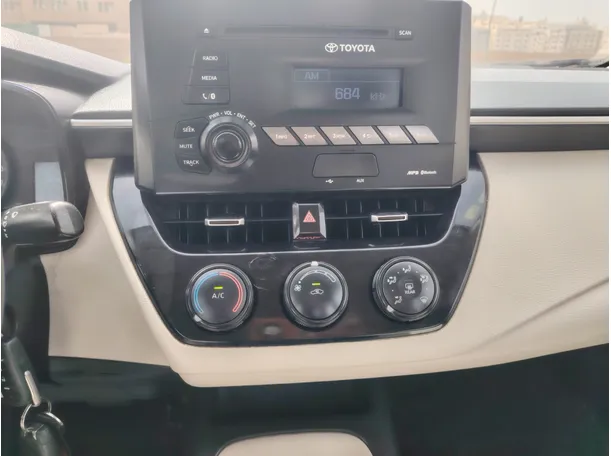 Car image 18