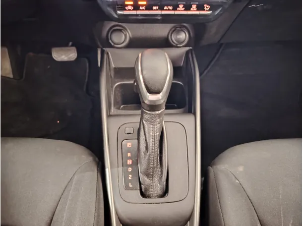 Car image 25