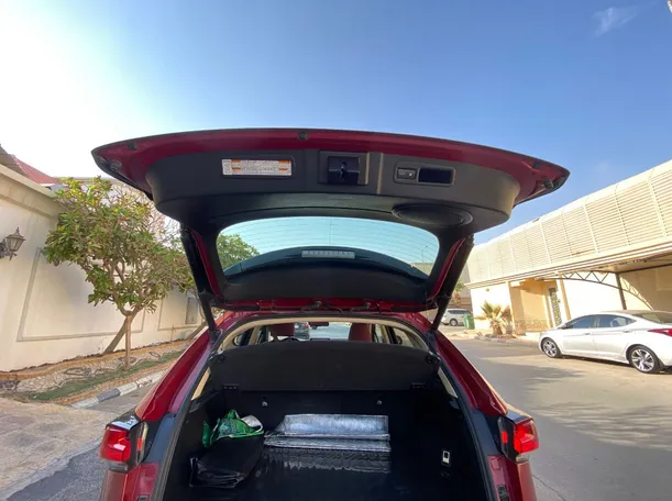 Car image 19