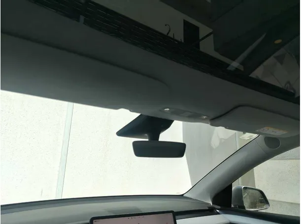 Car image 32