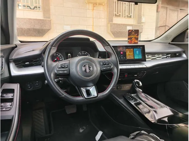 Car image 28