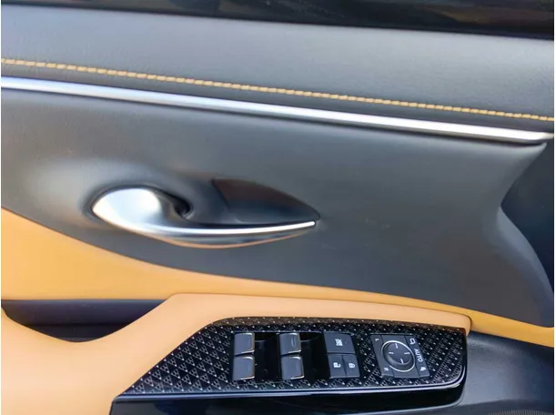 Car image 39