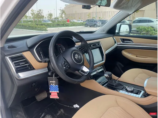 Car image 11