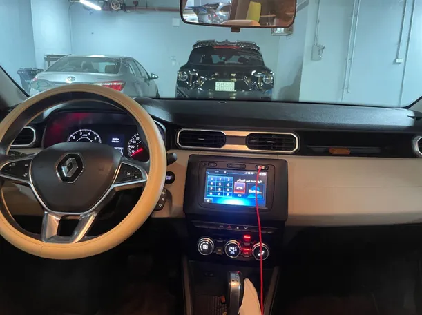 Car image 19