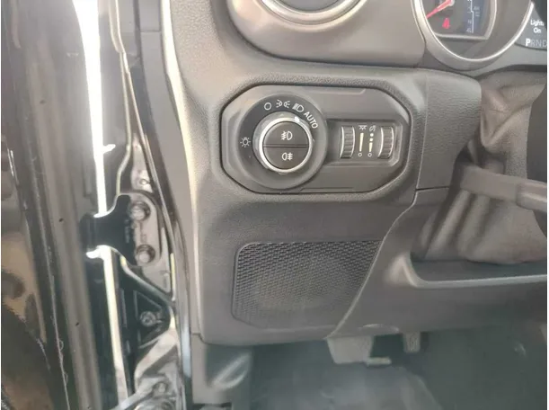 Car image 39